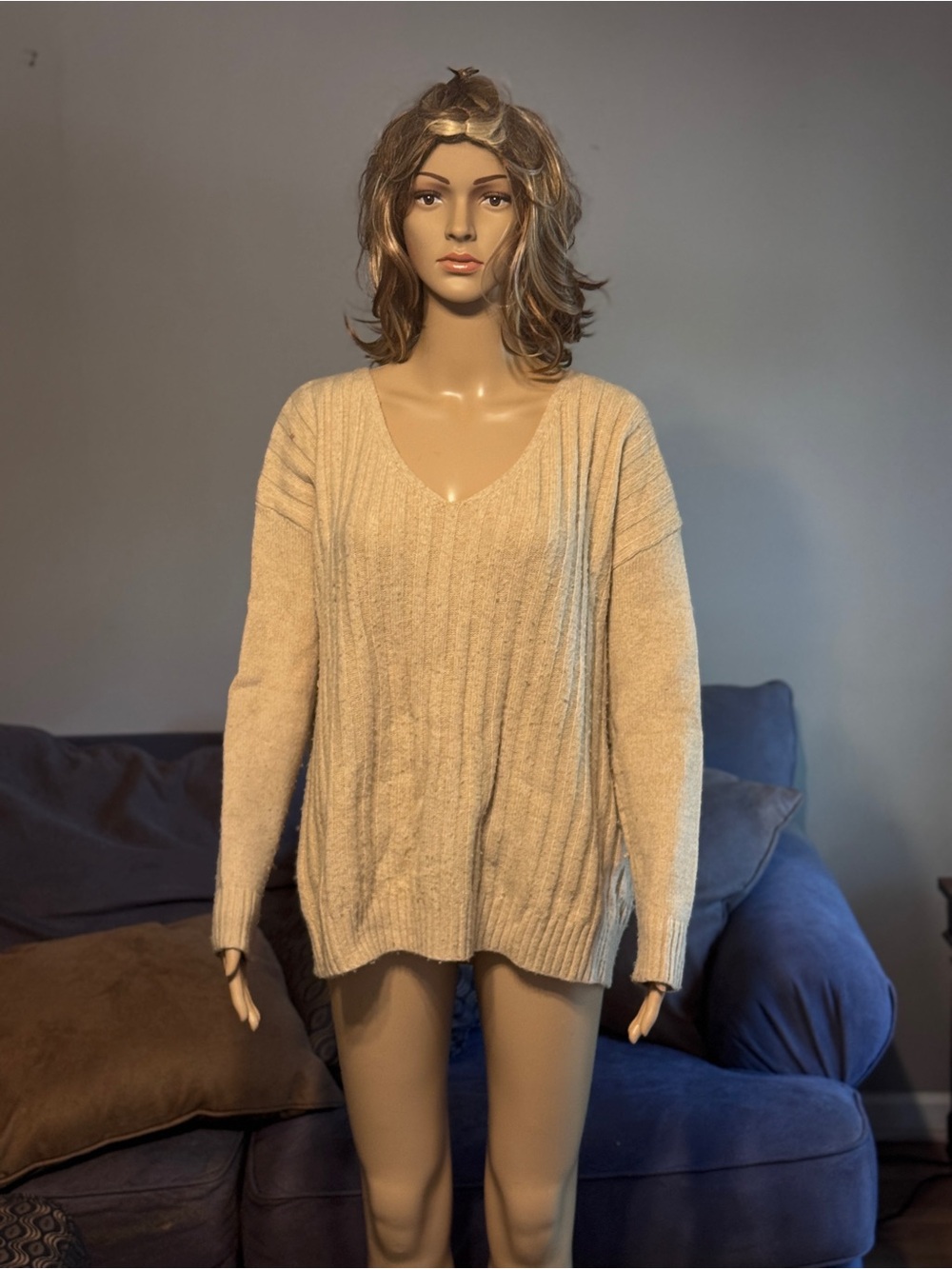 GAP Women's Cream V-Neck Ribbed Pullover